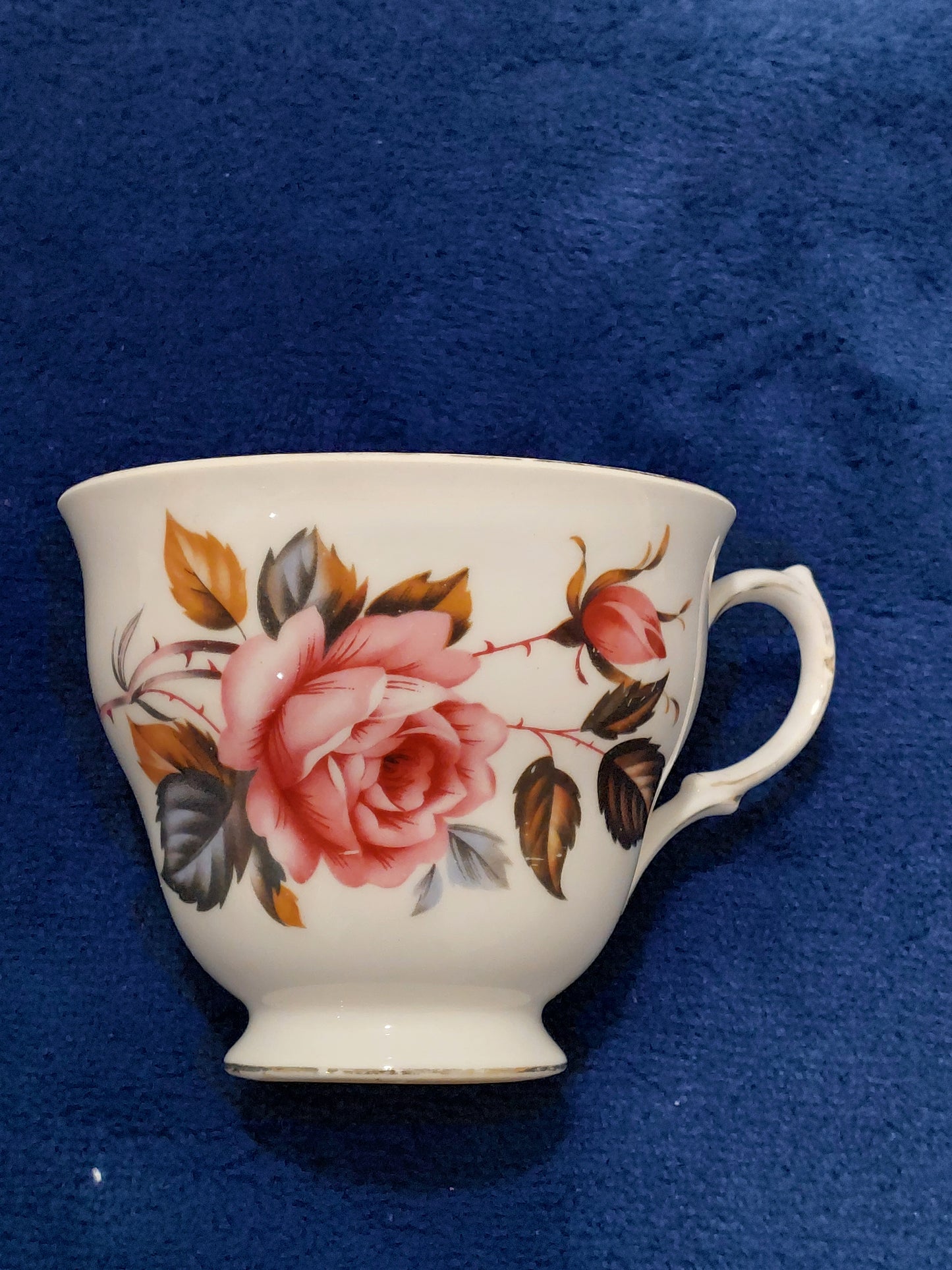 RV003 – Royal Vale Bone China Tea Cup and Saucer with Danity Floral Design of Pink Roses