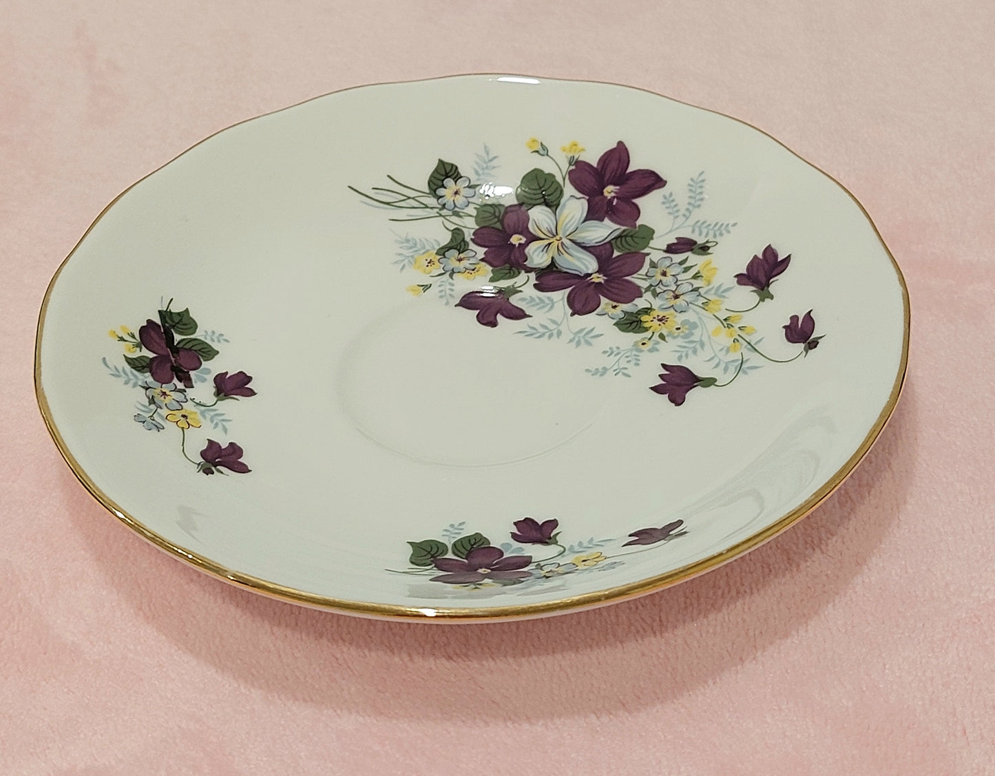 RV008-1 Royal Vale Bone China Teacup and Saucer with Elegant Floral Design - Made in England (Pattern 8608)