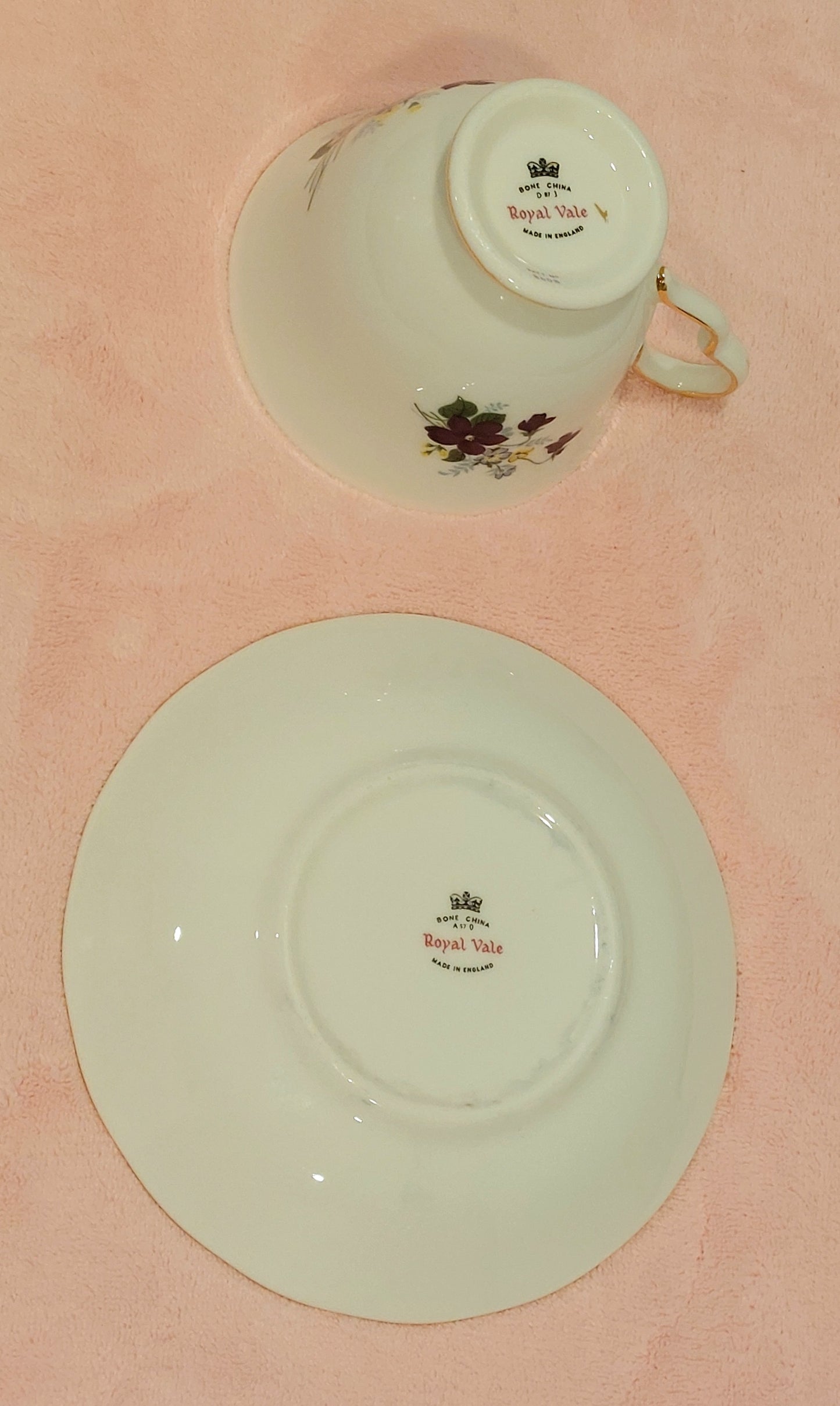 RV008-1 Royal Vale Bone China Teacup and Saucer with Elegant Floral Design - Made in England (Pattern 8608)