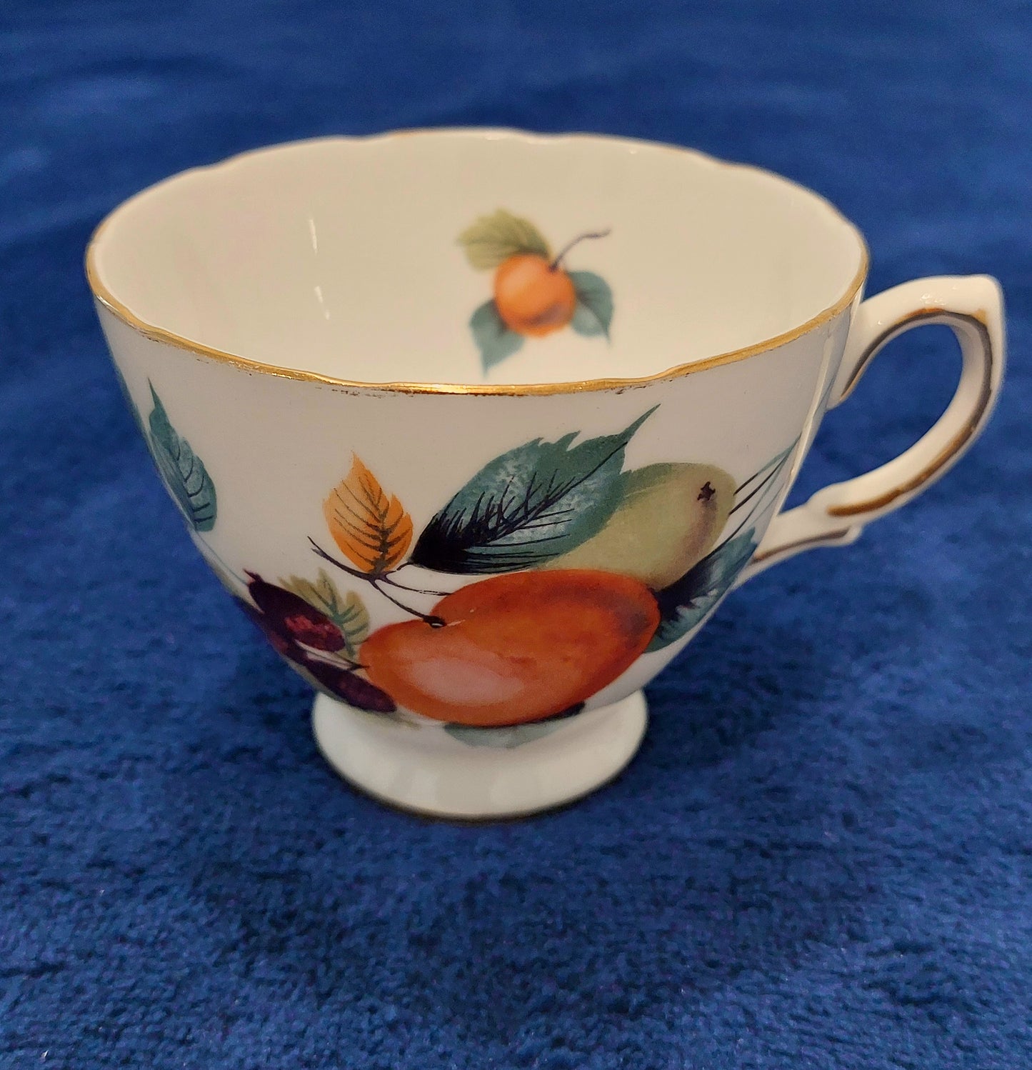 RV010 - Royal Vale Bone China Teacup & Saucer with Fruit (Peaches, Cherries & Pears)