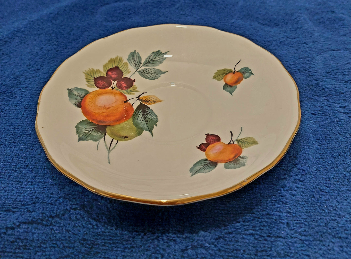 RV010 - Royal Vale Bone China Teacup & Saucer with Fruit (Peaches, Cherries & Pears)