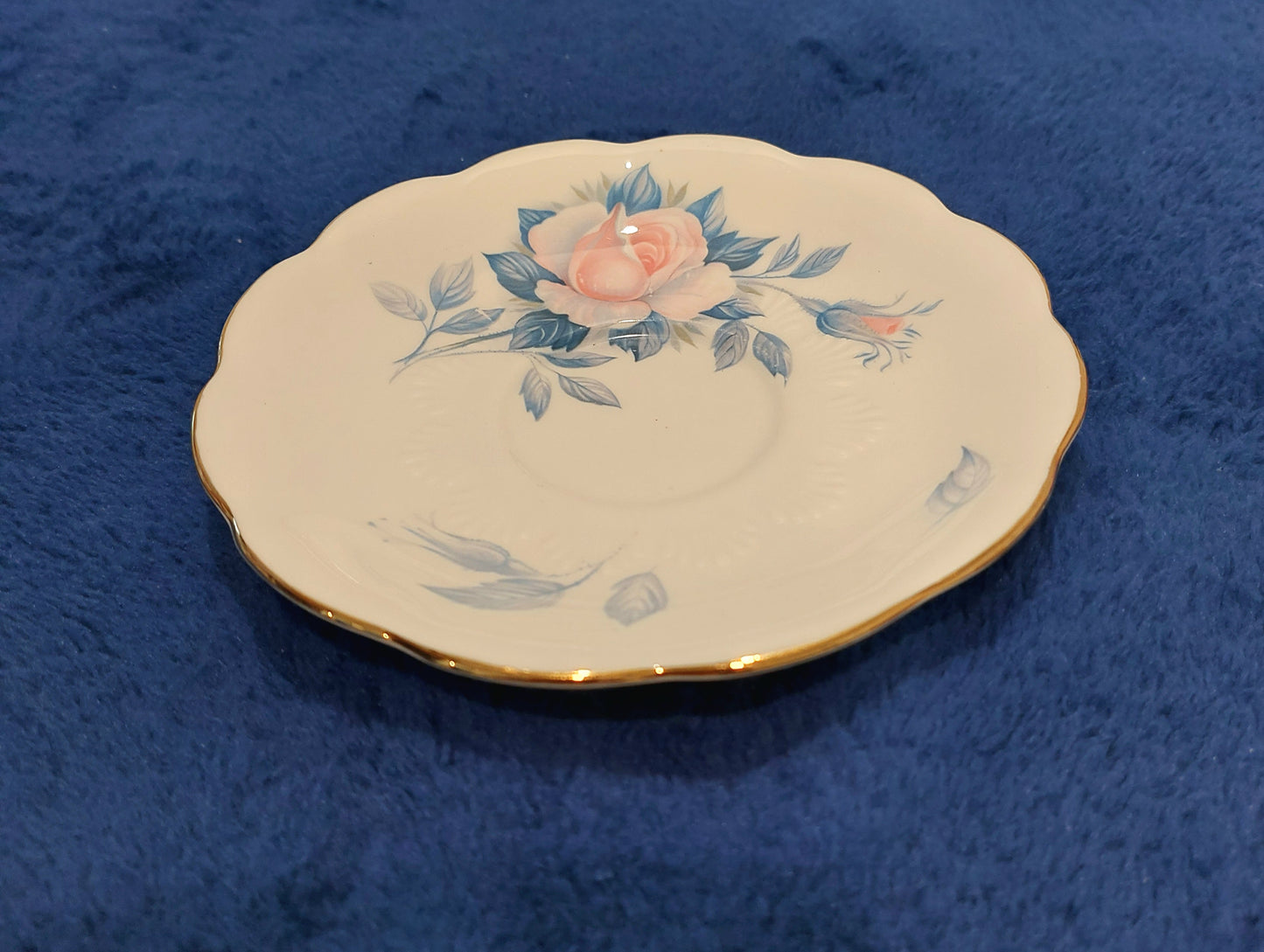 RA017 – Royal Albert Bone China Teacup and Saucer with "Soft Pink Rose" Design