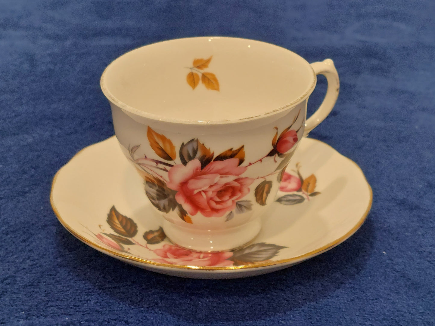 RV003 – Royal Vale Bone China Tea Cup and Saucer with Danity Floral Design of Pink Roses