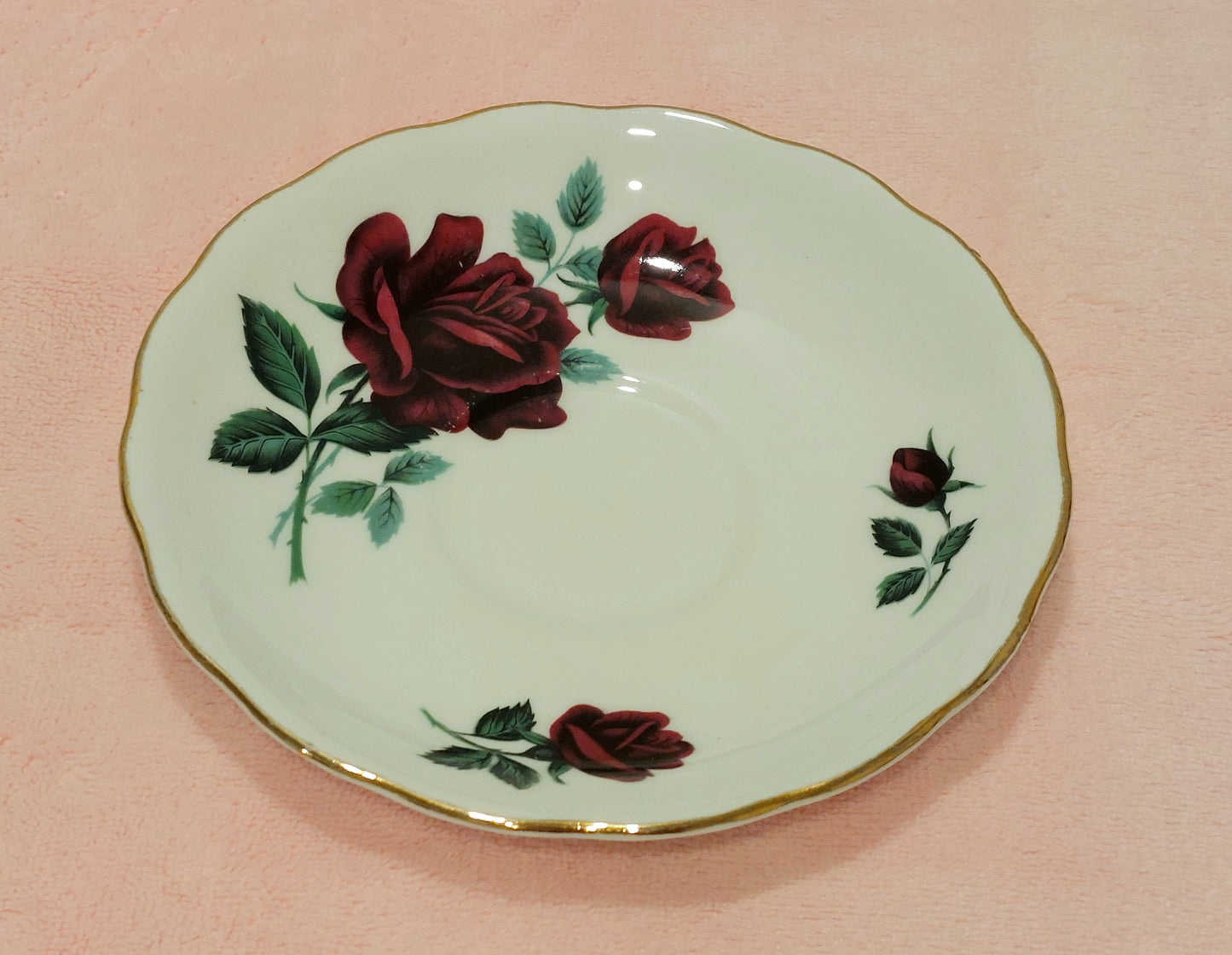 RV004 - Royal Vale Bone Chona Teacup & Saucer with Floral Design of Deep Red Roses