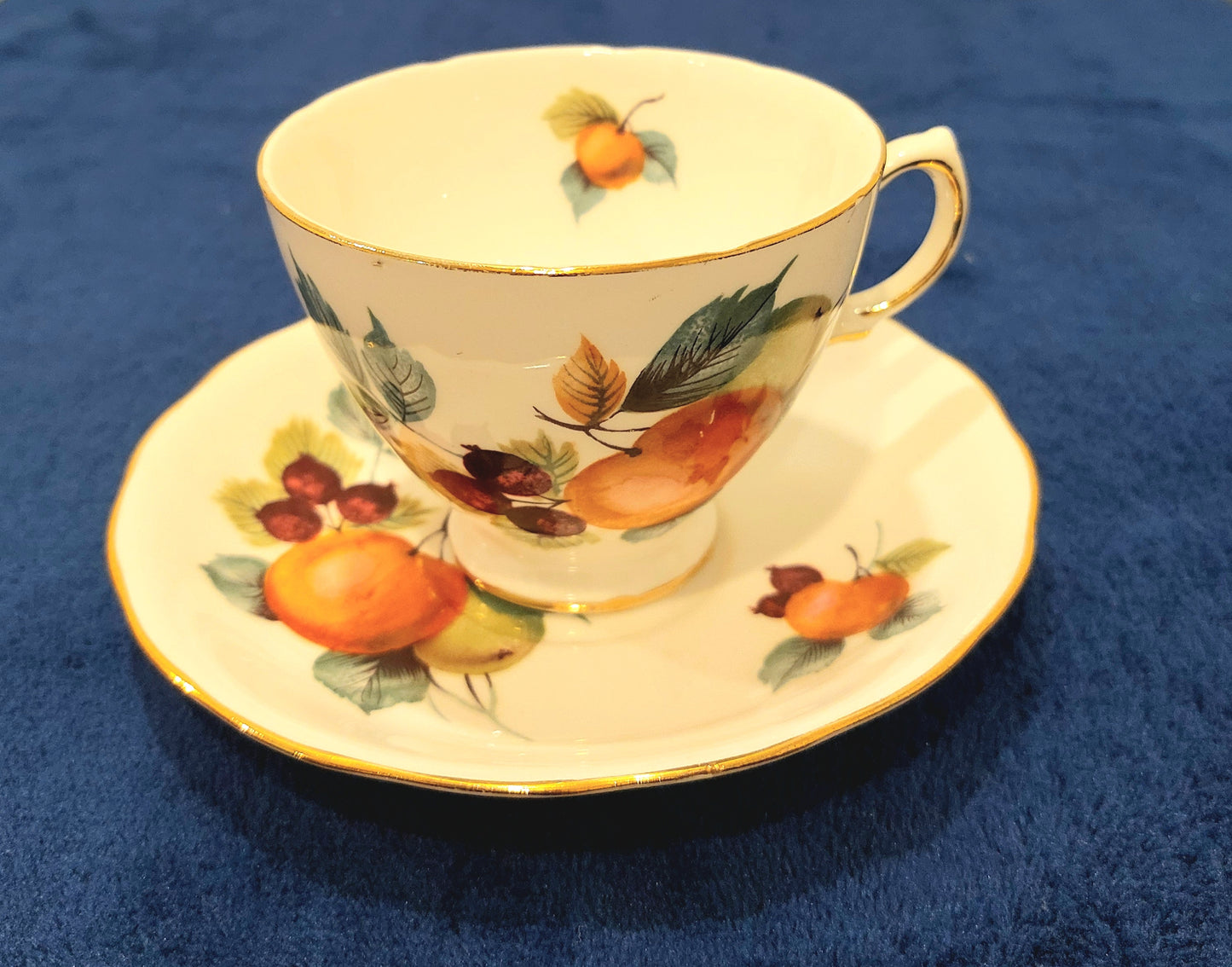 RV009 - Royal Vale Bone China Teacup & Saucer with Fruit (Peaches, Cherries & Pears)