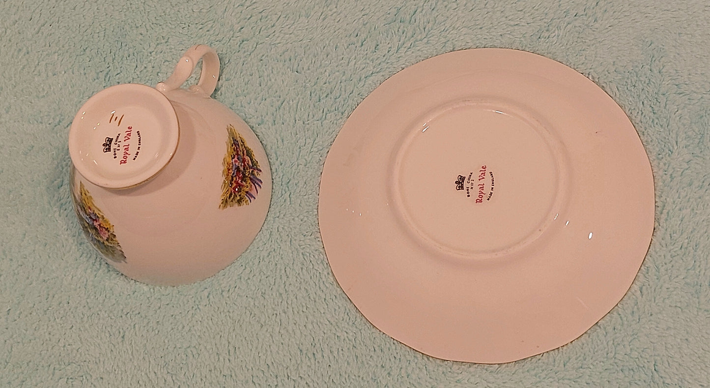 RV012 - Royal Vale Bone China Teacup & Saucer with Beautiful Countryside Cottage Scene & Flowers Garden - Made in England
