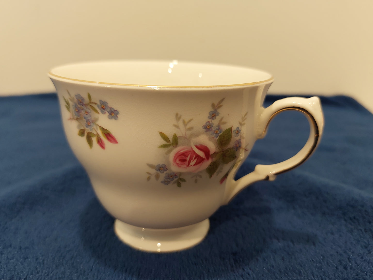 QA001- Queen Anne Bone China Pink Roses Teacup and Saucer