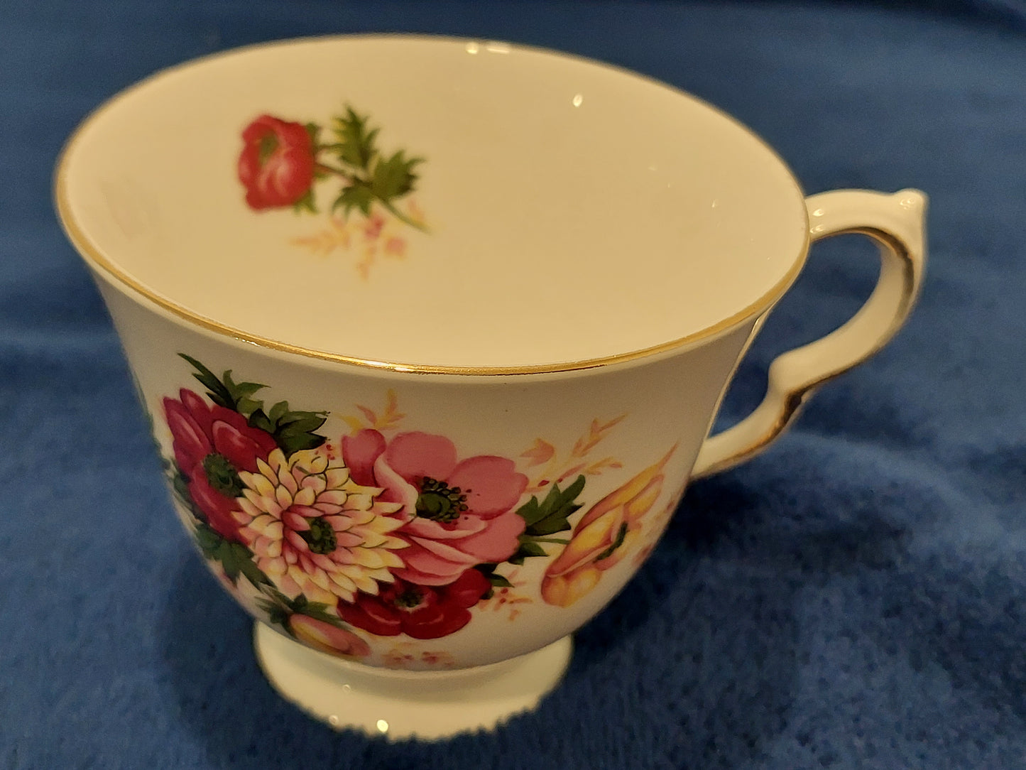 QA003 – Queen Anne Bone China Teacup and Saucer with Floral Design