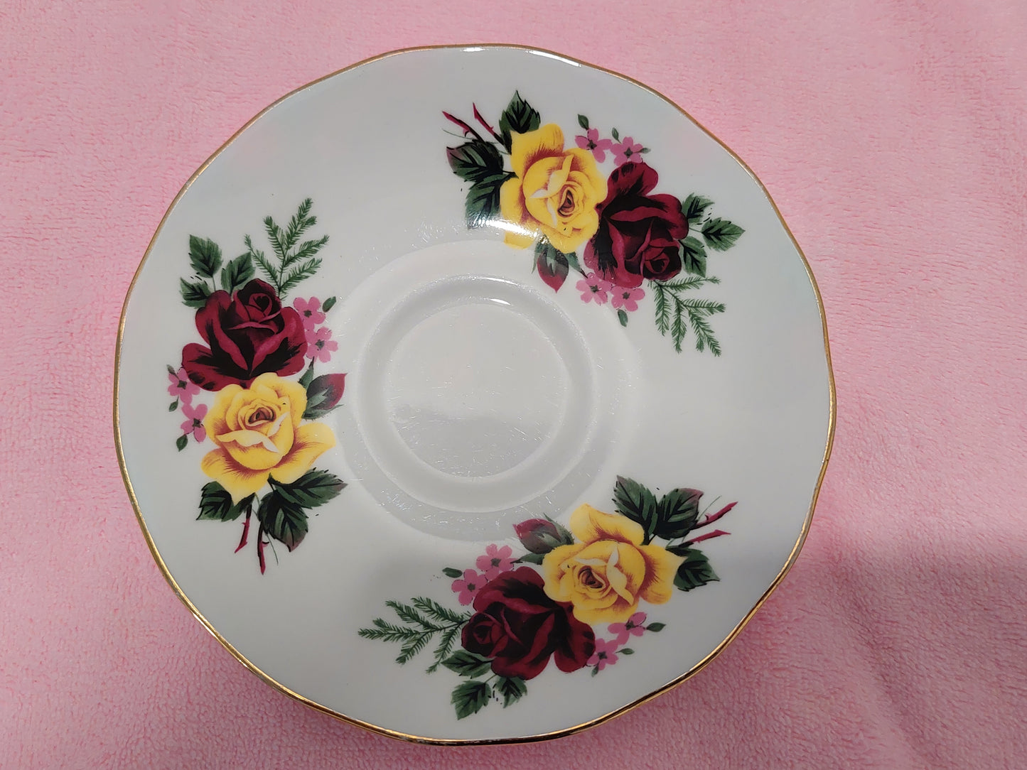 QA004 – Queen Anne English Bone China “Red & Yellow Roses” Teacup and Saucer