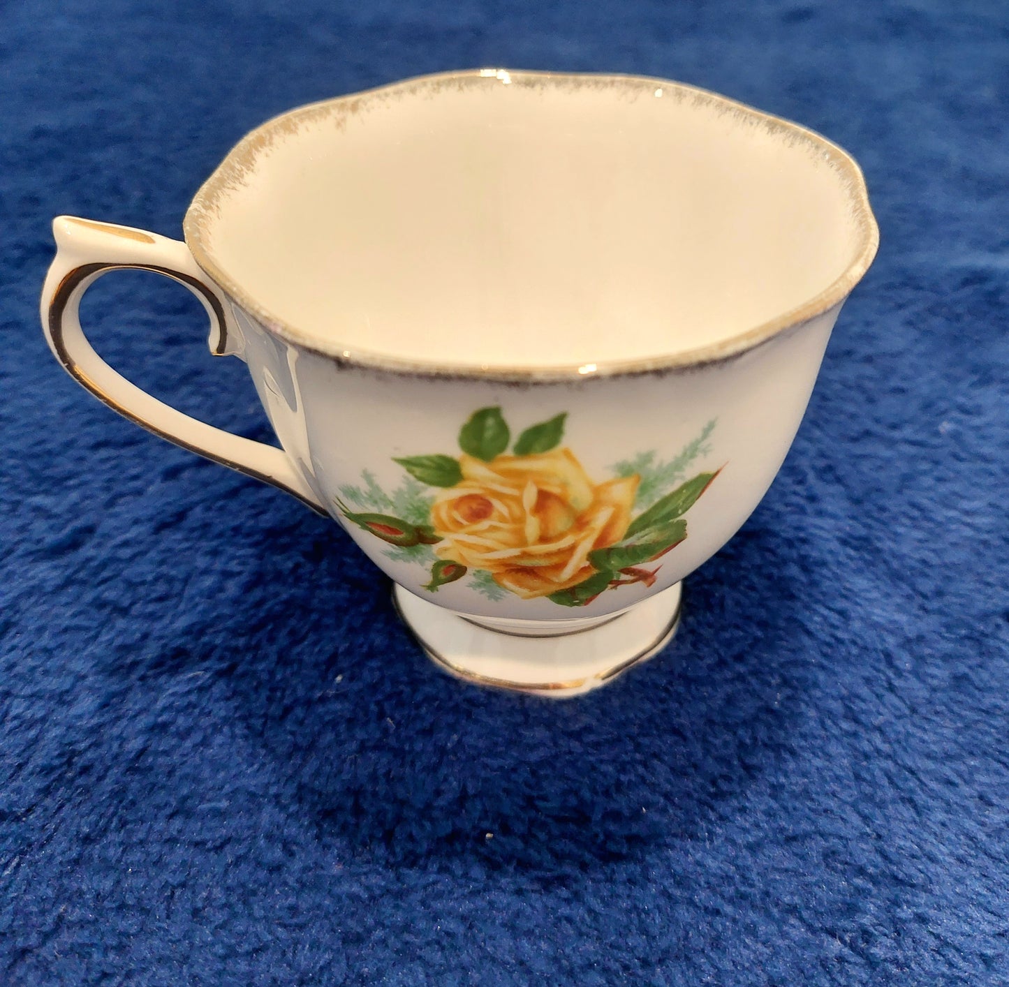 RA018 - Royal Albert Bone China 1940s Yellow Rose Teacup and Saucer