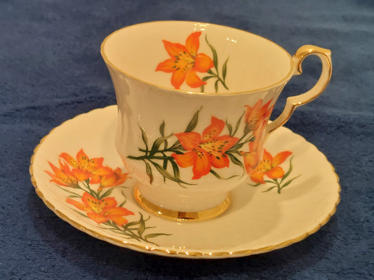 WS004 – Windsor Bone China “Floral Design” Tea Set